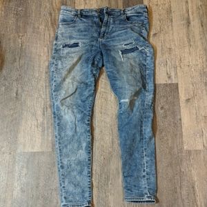 American Eagle distressed stretch jeans